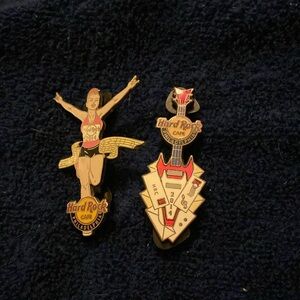 2 Philadelphia pins